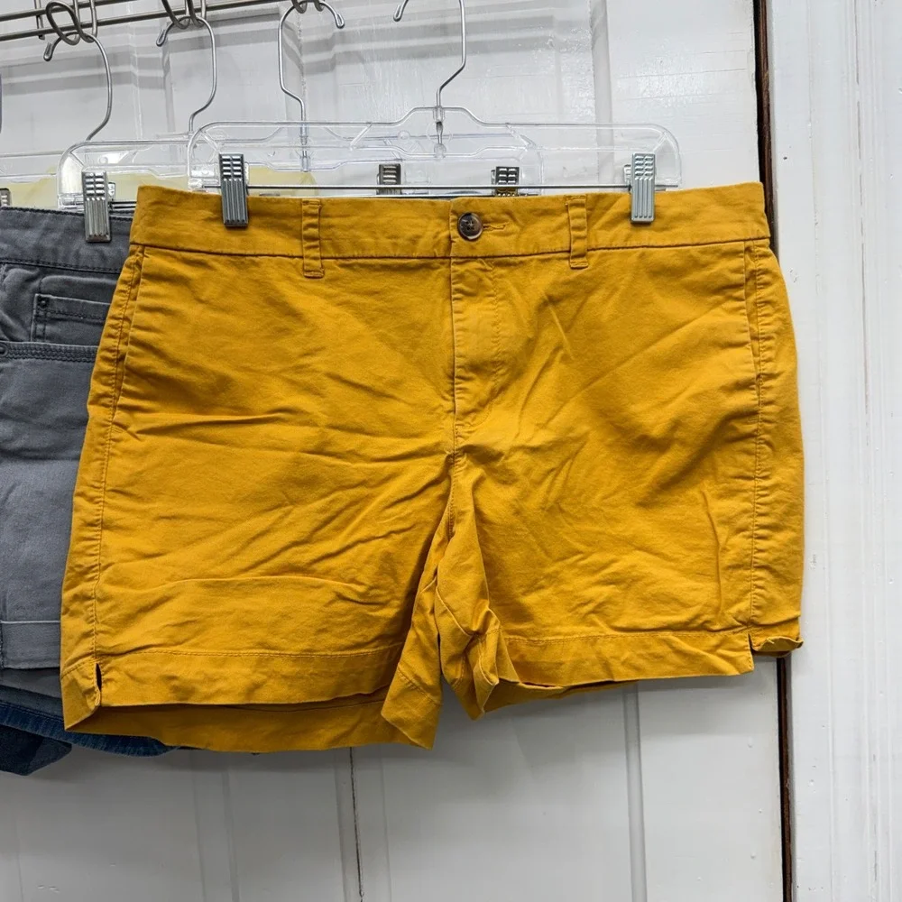 Lot of 6 Women's‎ 12 Shorts Denim Chino Yellow Grey Blue Assorted Bundle